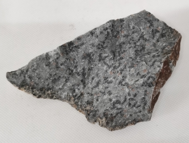Granat Jadeit gepunktet
